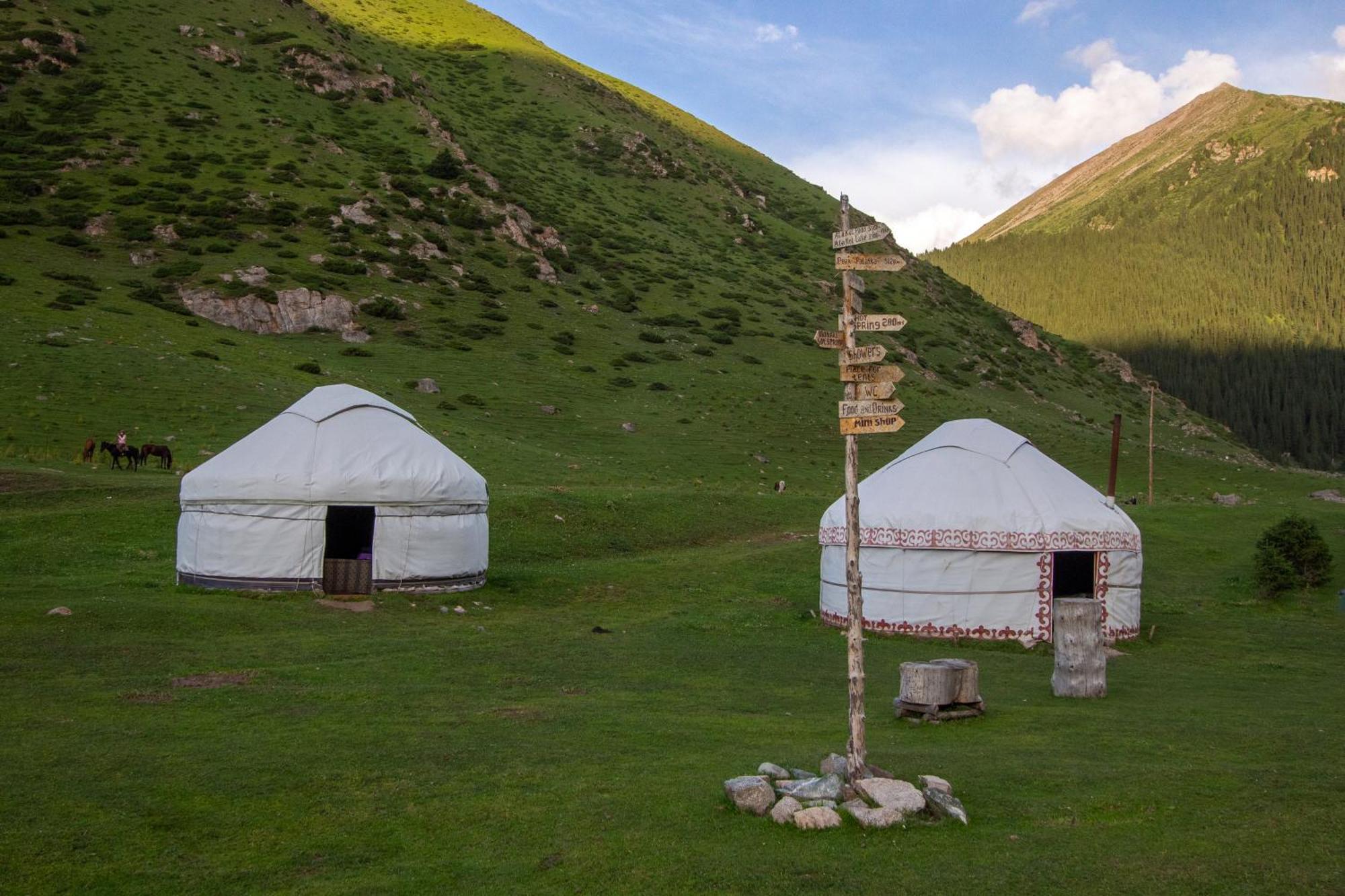 Hotel Eco Yurt Camp Arashan Teploklyuchenka Exterior foto